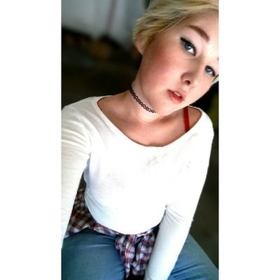 crystal_clod_'s profile picture. I'm an imperfect pork chop.
