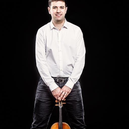 Freelance professional viola player based in London, UK - violist of Aurora Trio
