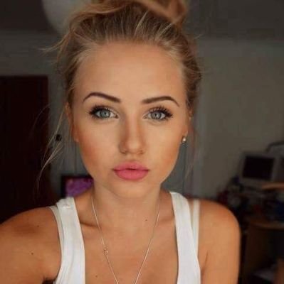 RayounaMulta's profile picture. étudiante