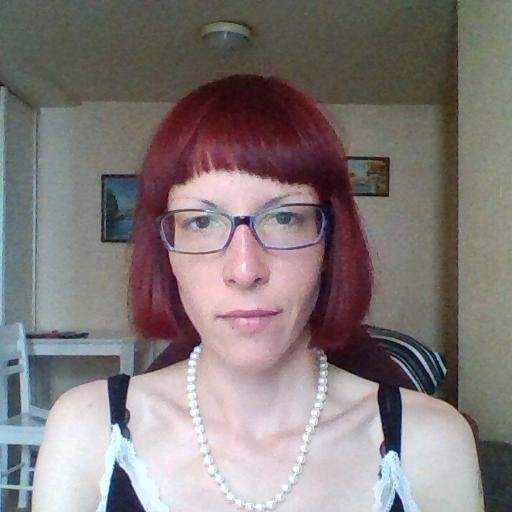 DinaReaLight's profile picture. Linuxienne, Writer, Computer Student, Love music