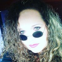 Holly Phillippe (@hollywooddew13) Twitter profile photo