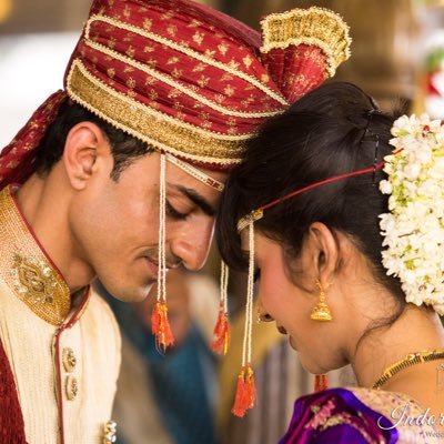Professional Candid Wedding Photography Services With an Indori Twist . Contact: Girish Alawa +91 9993106887