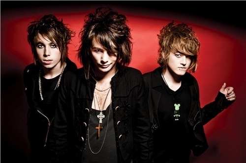 Stackchat's profile picture. We all love Andy, Bradie and Shaun so i've created a page for all things stack. Just another fan page really, come follow and lets chat Short Stack :)