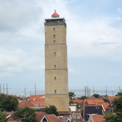 Passie voor vuurtorens, boeien en lichtopstanden. Ik twitter op persoonlijke titel.
