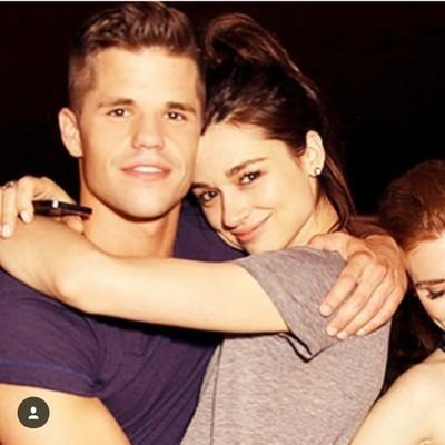 ariana_argent's profile picture. Salut,moi c'est Ariana Argent je suis la soeur jumelle d'Allison ❤ Off ...