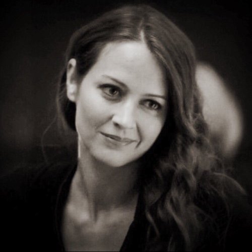 AmyAcker Profile Picture