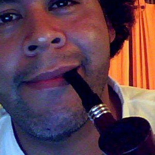 Filosofo y Teólogo de La UPB, Psicólogo de la USB, con experiencia en trabajo con víctimas de la violencia política en Colombia.