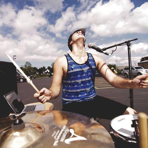 Drummer / @ReverseOrder Jersey Boy living in the Cali heat.