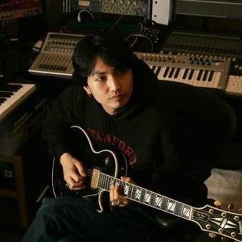 Composer, Singer, Songwriter, Producer, Procrastinator, Vampire. IG:shadowmuse FB:jeehun