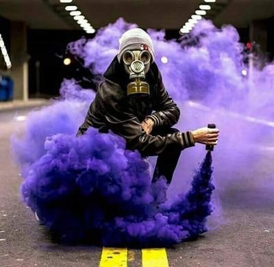 ):
«علينا أن نتوقف عن إصدار أحكامنا على الآخرين من مظهرهم أو ملابسهم أو عملهم! لنعرف الناس من خلال جوهرهم، وهذا هو الأهم!

القديس