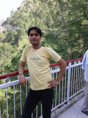 Hemant_GKP's profile picture. Banker