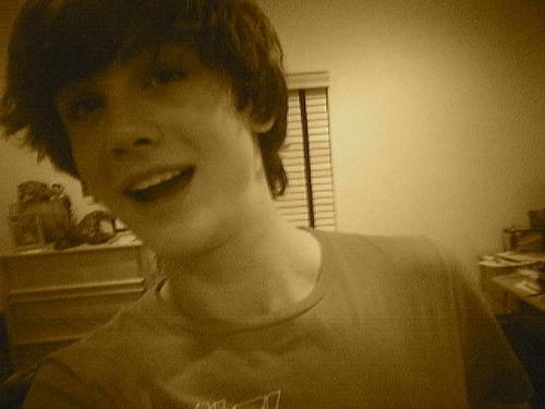 LoganLTurkey's profile picture. Hello guys... We are Logan Lerman Turkey Fans Groups... (: