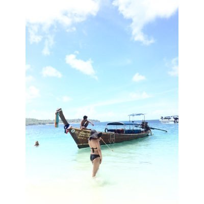 21 Bohol Filipina Philippines 5'1 Traveler Explorer Wanderlust Adventurous Dream Pursuer Flexible Observer Shopaholic Partygoer Beachbum Dancer