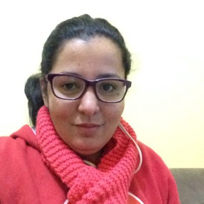 Difícil de entender, porém, fácil de conviver, é só gostar de ler, conversar e ouvir, sorrir, brincar, lutar e amar.Bem Maior DEUS!!!