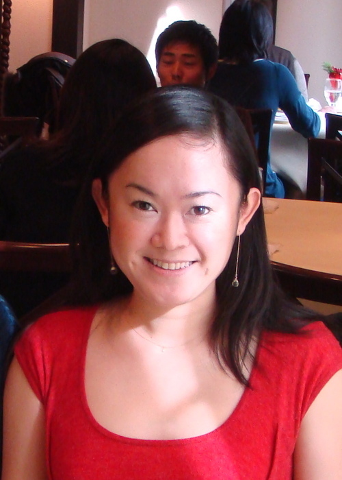 Bilingual global PR, marketing and advertising professional and former editor helping clients in the US, Europe and Asia expand their businesses globally.