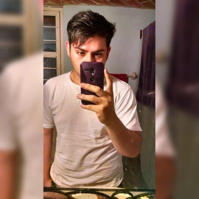24 años   |Guadalajara, Jal. Mexico| Divertido| Soltero  | Trajador| Estudiante | whatsapp IB | La locura siempre es parte de mi| si estás a mi lado sonreiras.