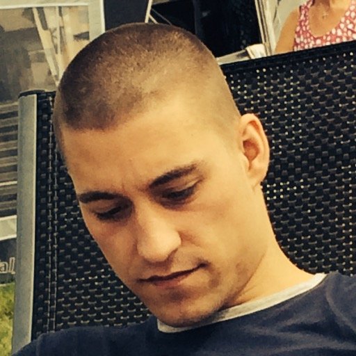 HinzSune's profile picture. Why are you like that?