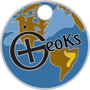 Outdoor explorers & indoor adventurers. We hike, bike and walk (a lot). Essential kit = camera gear, Lego, audio books & chocolate. Tweets by mrs_geok.