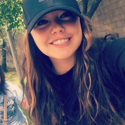 Lawrasauris's profile picture. They call me capt. #15 ⚽️🦉