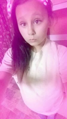 LeahSartorius4's profile picture. hi my name is leah follow me and turn on notifications to see when I tweet_