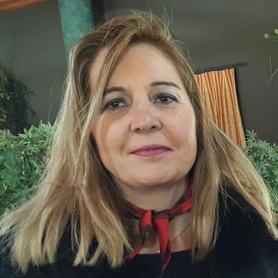 Una mujer normal: Emprendedora, madre, consejera, enfermera, amiga... ¿seguimos? ;-) ¡Ah! y me encanta la Jota y Aragón