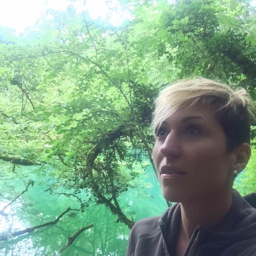 HerryTiphaine's profile picture. Amoureuse de la vie, curieuse des Hommes, je decide de prendre part à l'evolution en marche avec sourire et positivité... Jamais de jugement rien que du partage