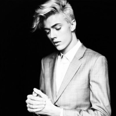 GlavnyySokolov's profile picture. «мафия Соколов» Looking to live where anyone has lived before, wrapped in ᴀᴅᴠᴇɴᴛᴜʀᴇs﹐ ᴅᴇsɪʀᴇs and ғᴀɴᴛᴀsʏ ᴡᴏʀʟᴅs .... 『18』