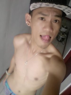 :) kung gusto mu ako, edi sayo na ako..
basta ba araw araw chuchupain mu ako..