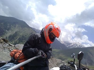 shrey_bahuguna's profile picture. *tweet*