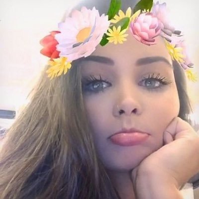 ValeLaBoss's profile picture. Volley balleuse  18 and j'aime les pates niksamer