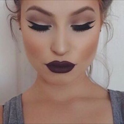 Kylie Jenner is Giving away $500 Worth of Make-Up & Lip Kits! sign up for free here -- https://t.co/81N3qbGG9A