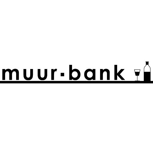 Muur-Bank is een #tuinbank die je aan een muur bevestigt. Bijzonder geschikt voor uw voortuin, stoeptuin of balkon. Plek voor jezelf en te delen met een ander.
