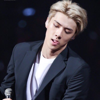 ohsehunkfc's profile picture. yehet