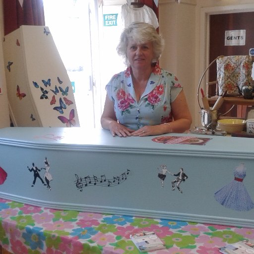 Bespoke painted coffins and caskets, lovingly prepared for the journey from this world to another.
Tweets by owner of the business Susan Horwell.