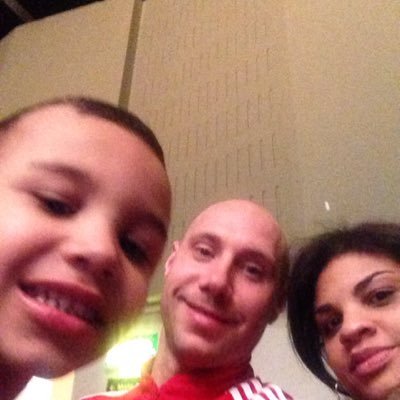 theoreece's profile picture. ..