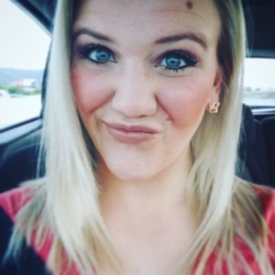 LivieDawn's profile picture. #LivAsksYou (in which I ask you Qs)
#AskLivieD (in which you ask me Qs)
#findyourbeautifulmoment #StayBeautiful (in which we change the world & redefine beauty)