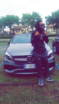 JahYrn's profile picture. Artist art Selfmade M.O.B(My Own Bo$$) CEO
Own clothinglinefashion$tyle #CKF 
I just doing mi YoungKing$ live love life 2 the fullest..One of a kind #YRN