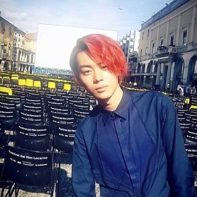 爆弾ジョニーは生活必需品。 最近は恋愛に悩み中な18歳てございます。
