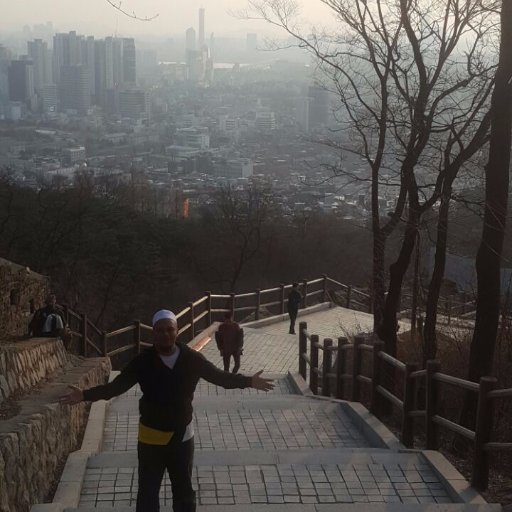 asra_amri's profile picture. 