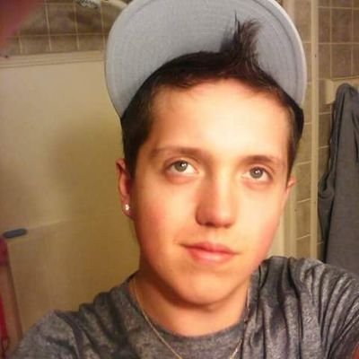 weezus_17's profile picture. Work at McDonalds