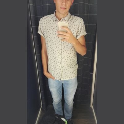 Jsandres_11's profile picture. Días buenos, días malos. Jasa✌
#NoTeRajes❤ #MuchoFutbol⚽
Facebook: Andrés Salazar
                        Instagram: _jsandres11
Snapchat: jsandres_67