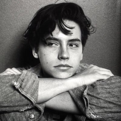 ethanrpgworkh's profile picture. L'échec monumental qu'est ta vie n'est qu'une triste réalité que personne ne pourra réparer.