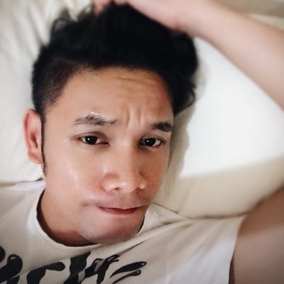 lalicsam33's profile picture. 