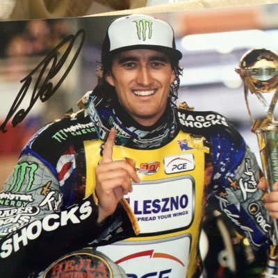 Fed shale as baby!! 4 amazing kids Married gr8 old timer! Respect all riders Love Poole Pirates Glasgow Tigers Chris Holder amazing! Speedway, cycling, golf,