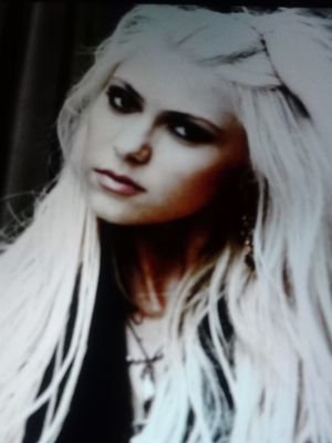 PsychoBlcndie's profile picture. “You might wanna get a simple 9 - 5 job after us.“ {Orginial Chica}