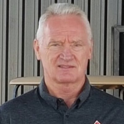 Official twitter account of Hockey Hall of Famer and 10X Stanley Cup Winner, Larry Robinson.