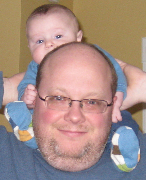 Neuroscientist, hockey enthusiast, guitar noodler, novice woodworker, proud Papa.