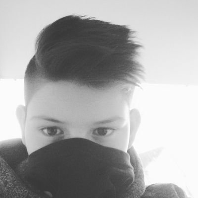 12 jears
Football ❤ ⚽
Insta: oreo_1780 :)
Musical.ly:Gjuty_1324
Snap:Gjuty ❤