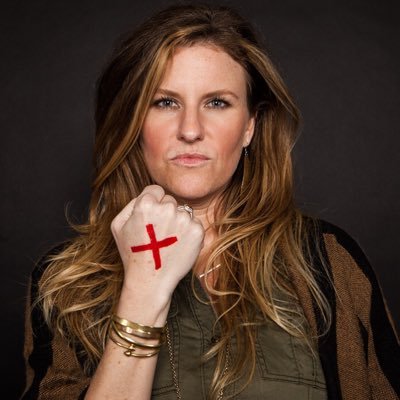 jenni_brown's profile picture. love Jesus. my people. the ocean. travel. in that order. #enditmovement
