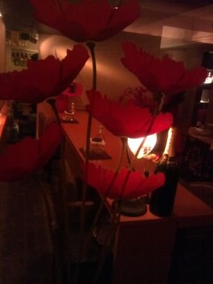 B05ziZ's profile picture. 23歳の時、夜の道に入る。OLホステスをやりながらこのままでは、搾取される側だと気付き25歳でラウンジをオープン。 30 歳の時、恋に落ち香港へ駆け落ちしようとお店を辞めるが破局。 32歳の時再びラウンジをオープン。大盛況の中、妊娠し未婚で出産。 思い立ったら即行動の単細胞です。